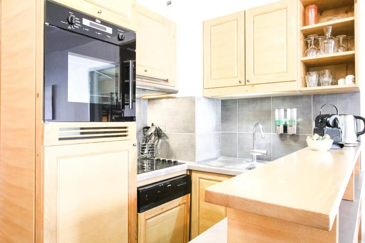 Newly Redecorated 2-Bed Ski-In Ski-Out Family Apartment Флен Франция