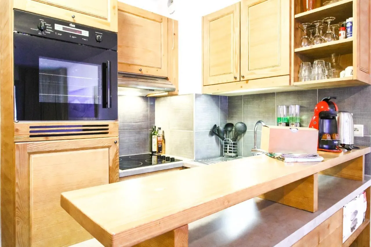 Newly Redecorated 2-Bed Ski-In Ski-Out Family Apartment Flaine France