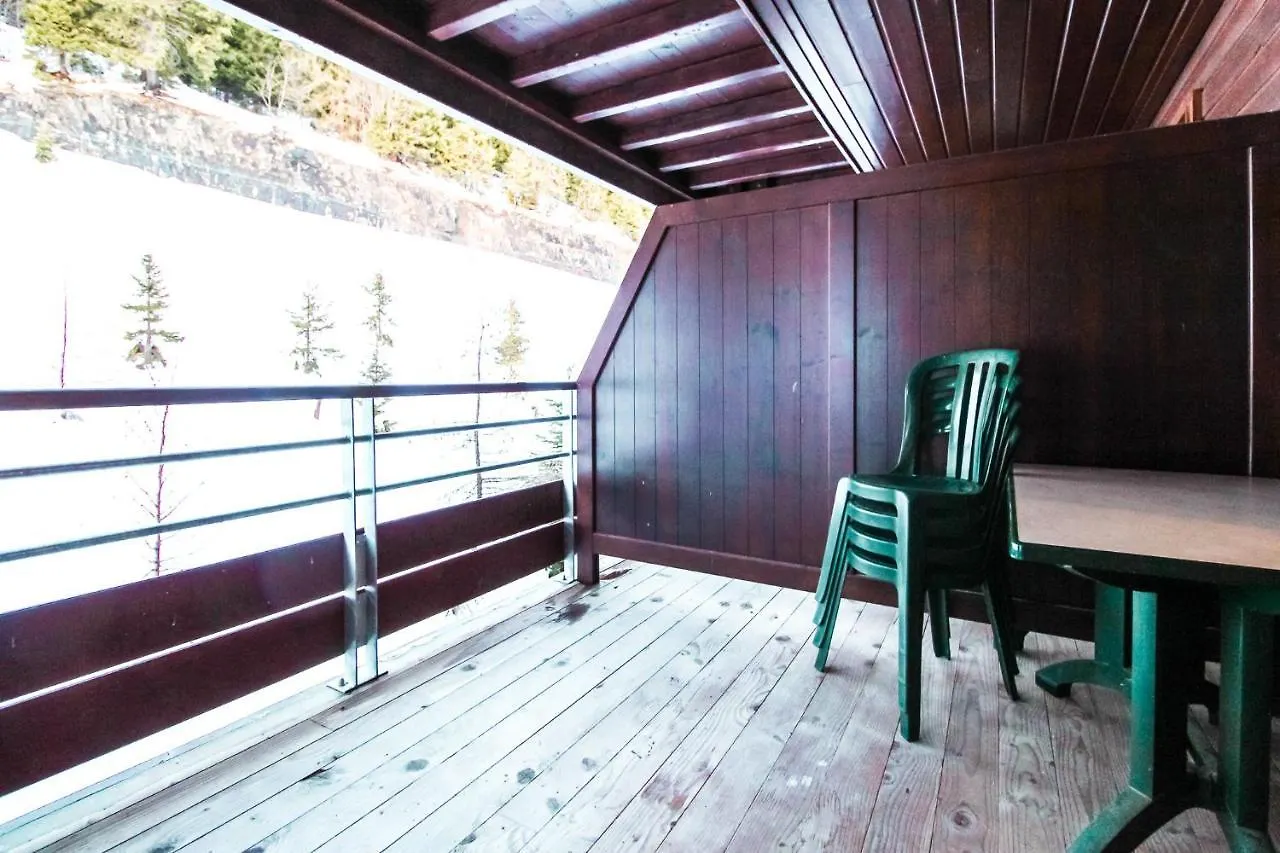 Newly Redecorated 2-Bed Ski-In Ski-Out Family Apartment Флен 0*,  Франция