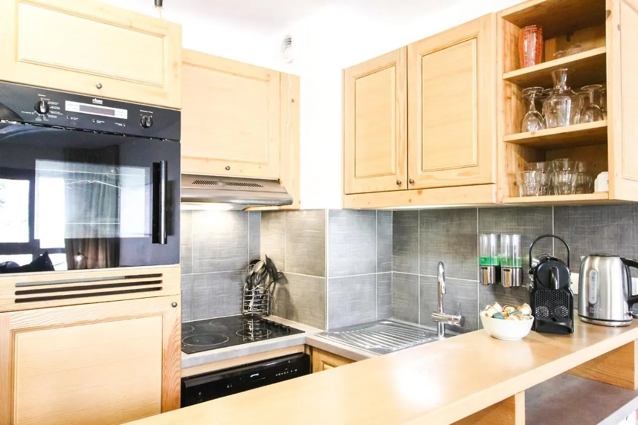 Newly Redecorated 2-Bed Ski-In Ski-Out Family Apartment Flaine