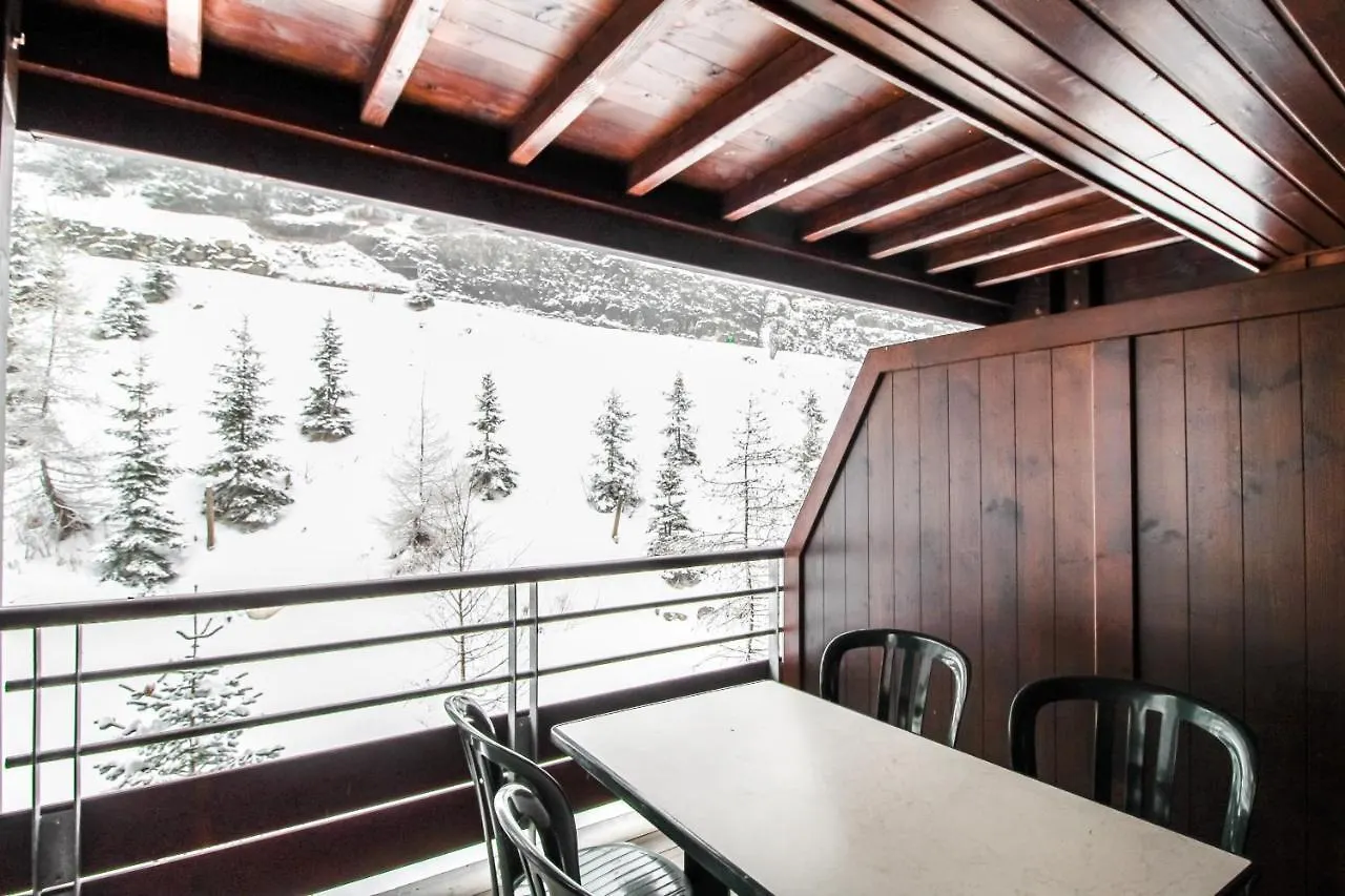 Newly Redecorated 2-Bed Ski-In Ski-Out Family Apartment Flaine