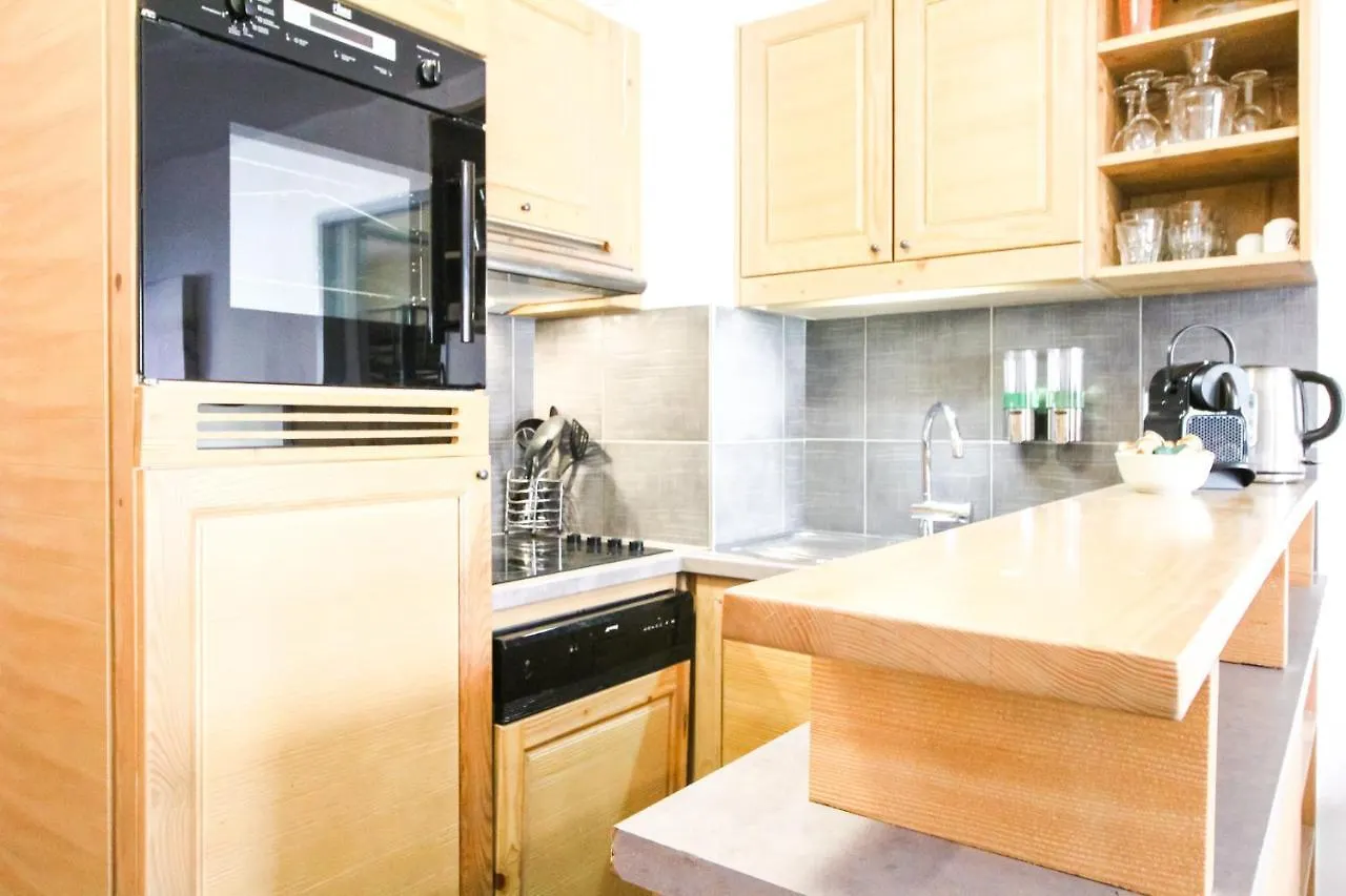 Newly Redecorated 2-Bed Ski-In Ski-Out Family Apartment Flaine