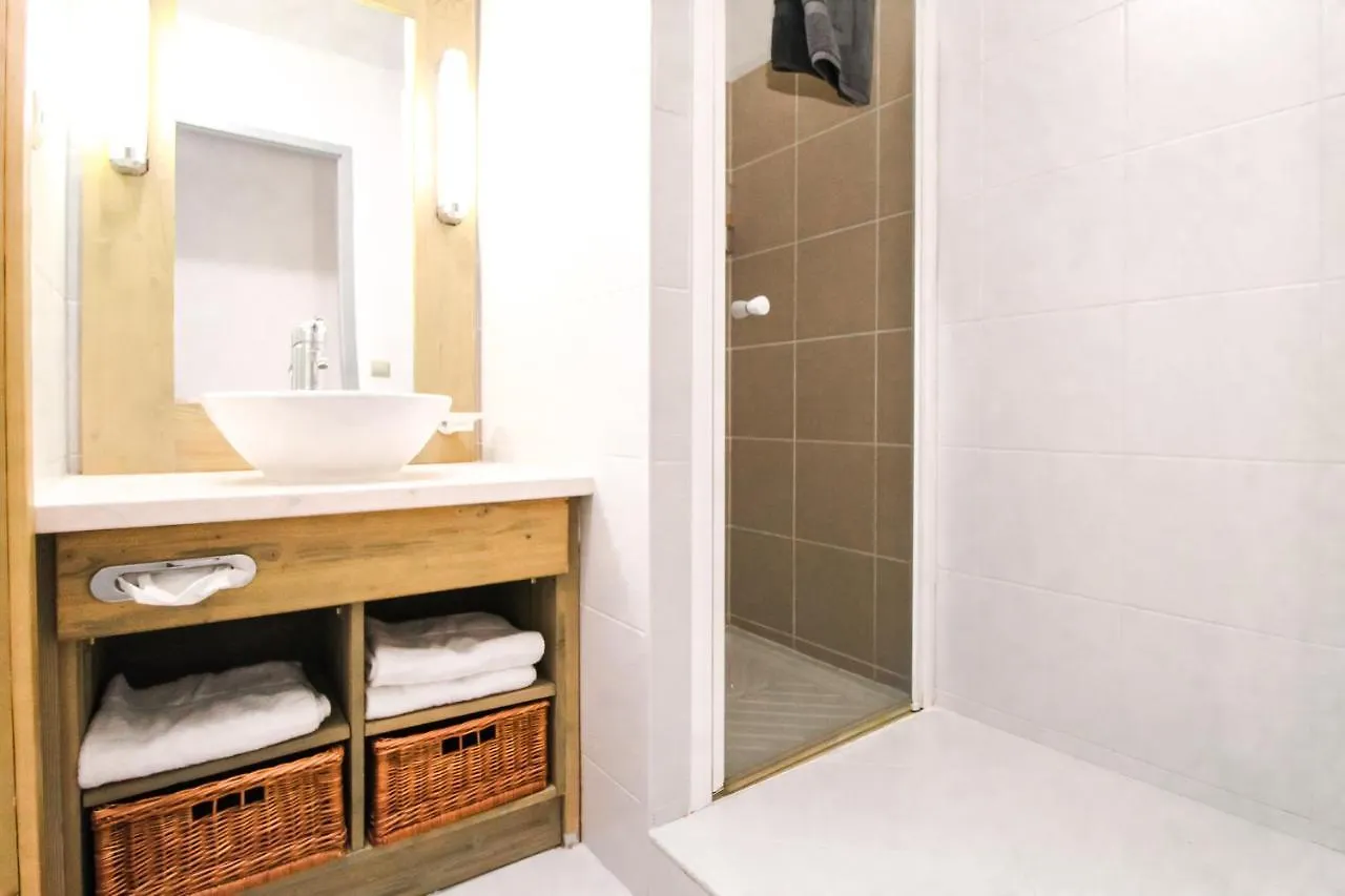 Newly Redecorated 2-Bed Ski-In Ski-Out Family Apartment Flaine Γαλλία