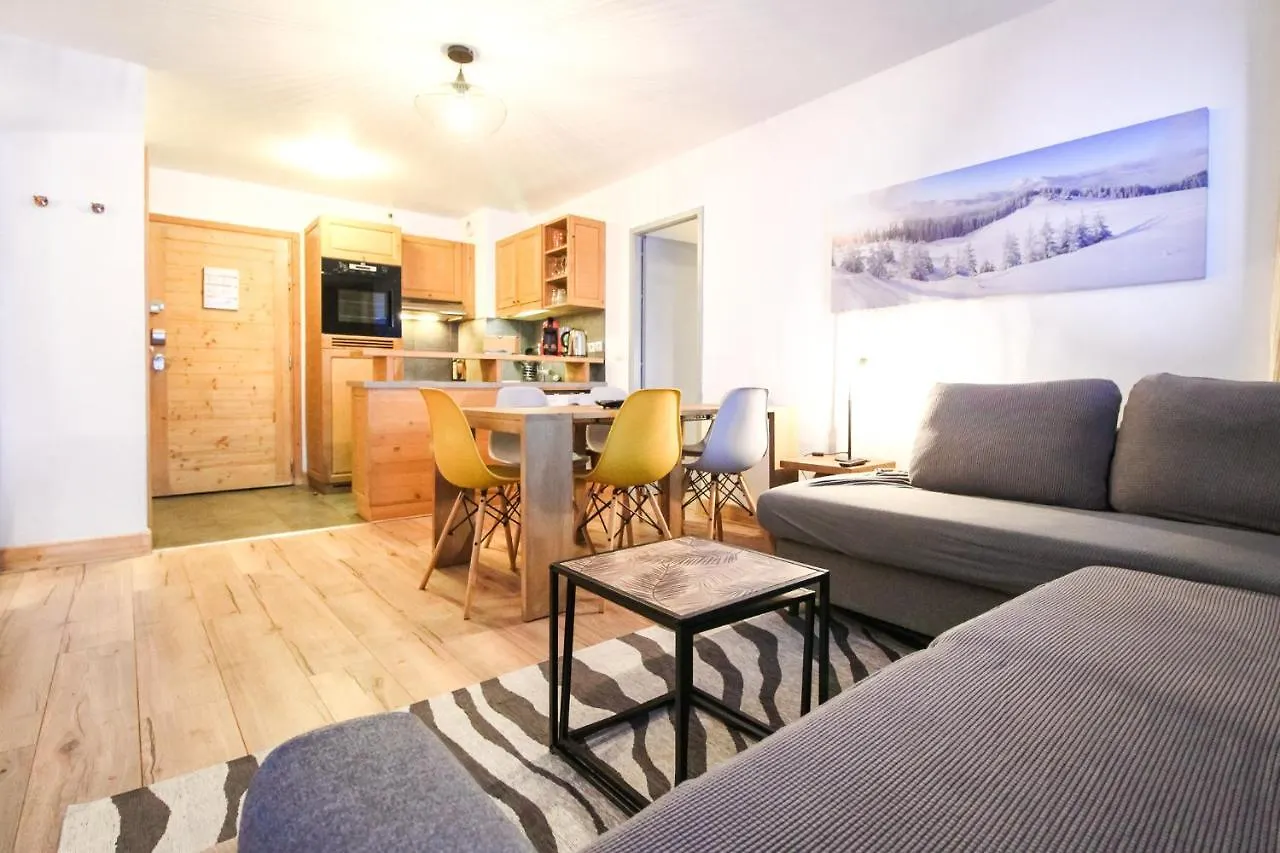 Newly Redecorated 2-Bed Ski-In Ski-Out Family Apartment Flaine