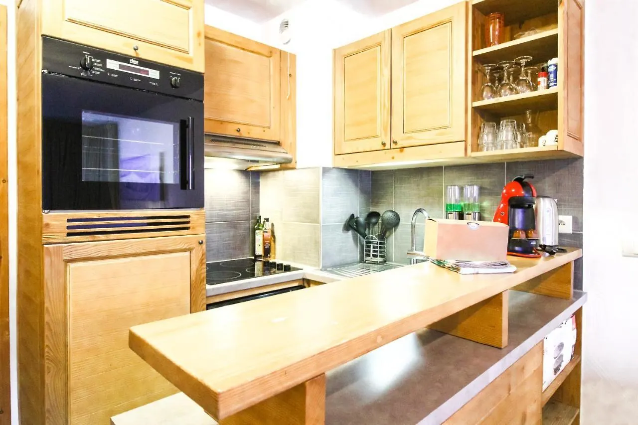 Newly Redecorated 2-Bed Ski-In Ski-Out Family Apartment Flaine