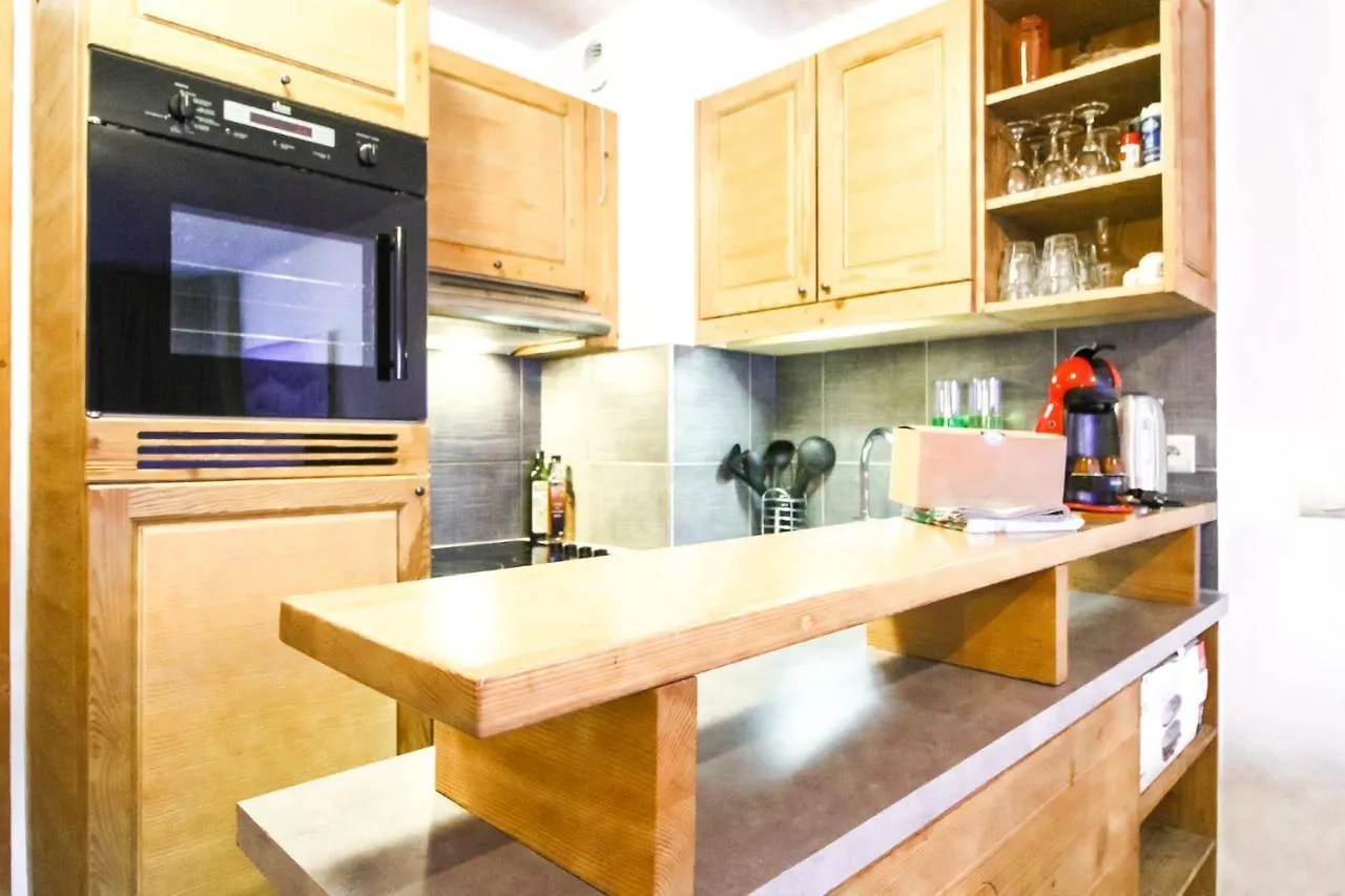 Newly Redecorated 2-Bed Ski-In Ski-Out Family Apartment Flaine