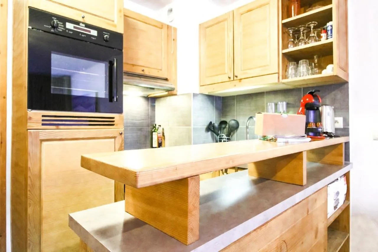 Newly Redecorated 2-Bed Ski-In Ski-Out Family Apartment Flaine